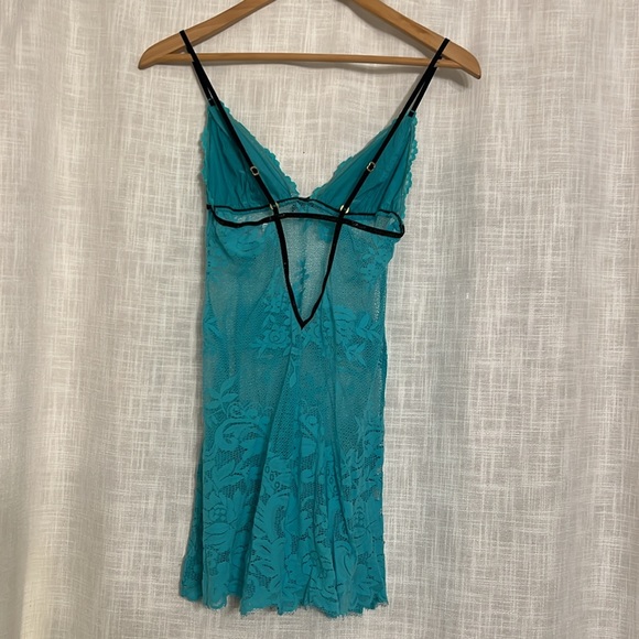 NWOT - Victoria Secret nighty - teal and black lace. Size small - Picture 2 of 3
